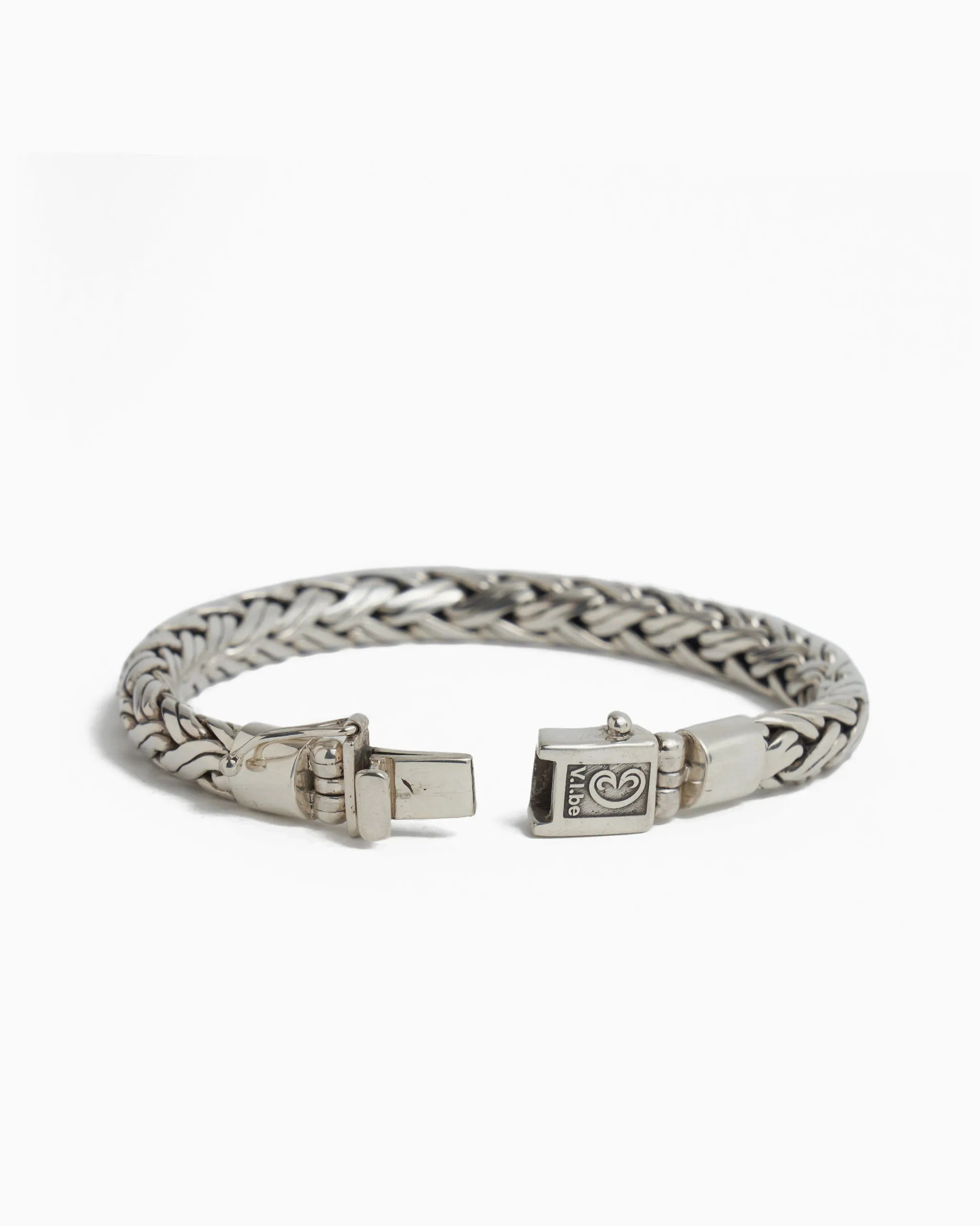 Braided Link Bracelet with Turtle Texture Clasp